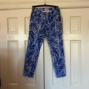 NWT LILLY PULITZER SOUTH OCEAN SKINNY CROP IN TWILIGHT BLUE EARLY RISER. SIZE 4